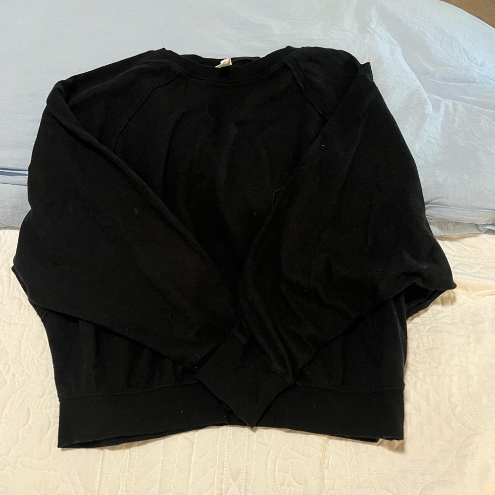 Black cropped sweatshirt